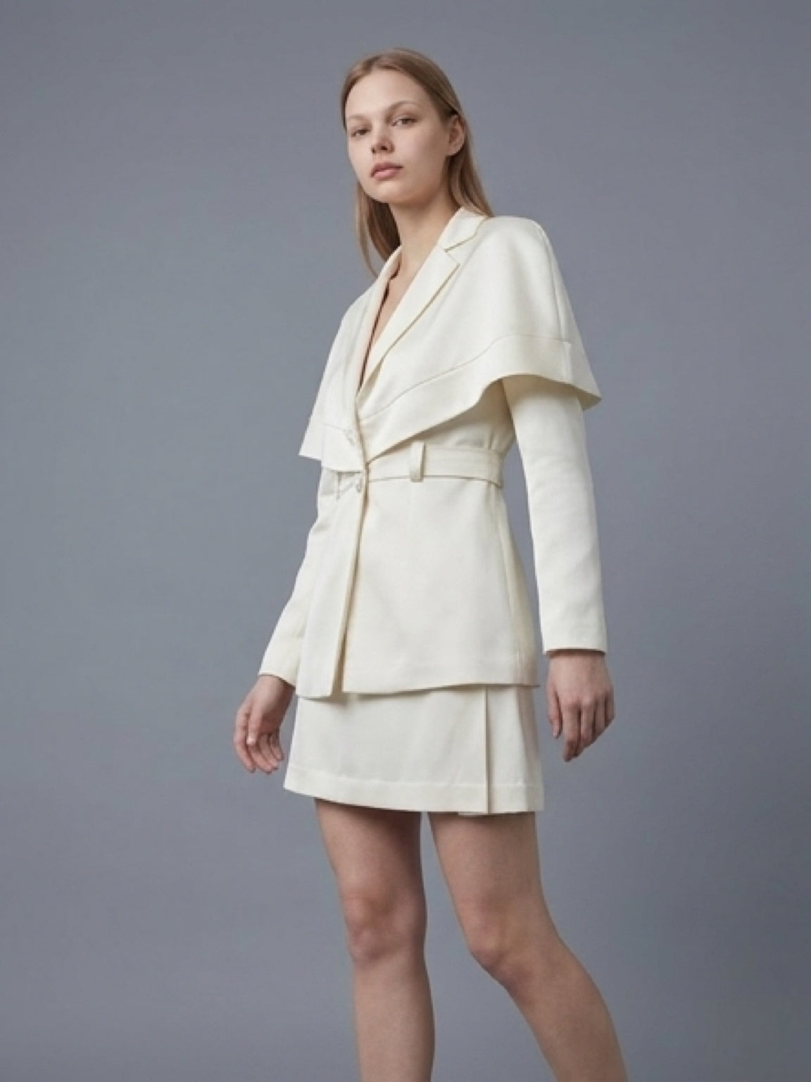 Elegant Ivory Blazer & Mini Skirt Set – Structured Chic Look