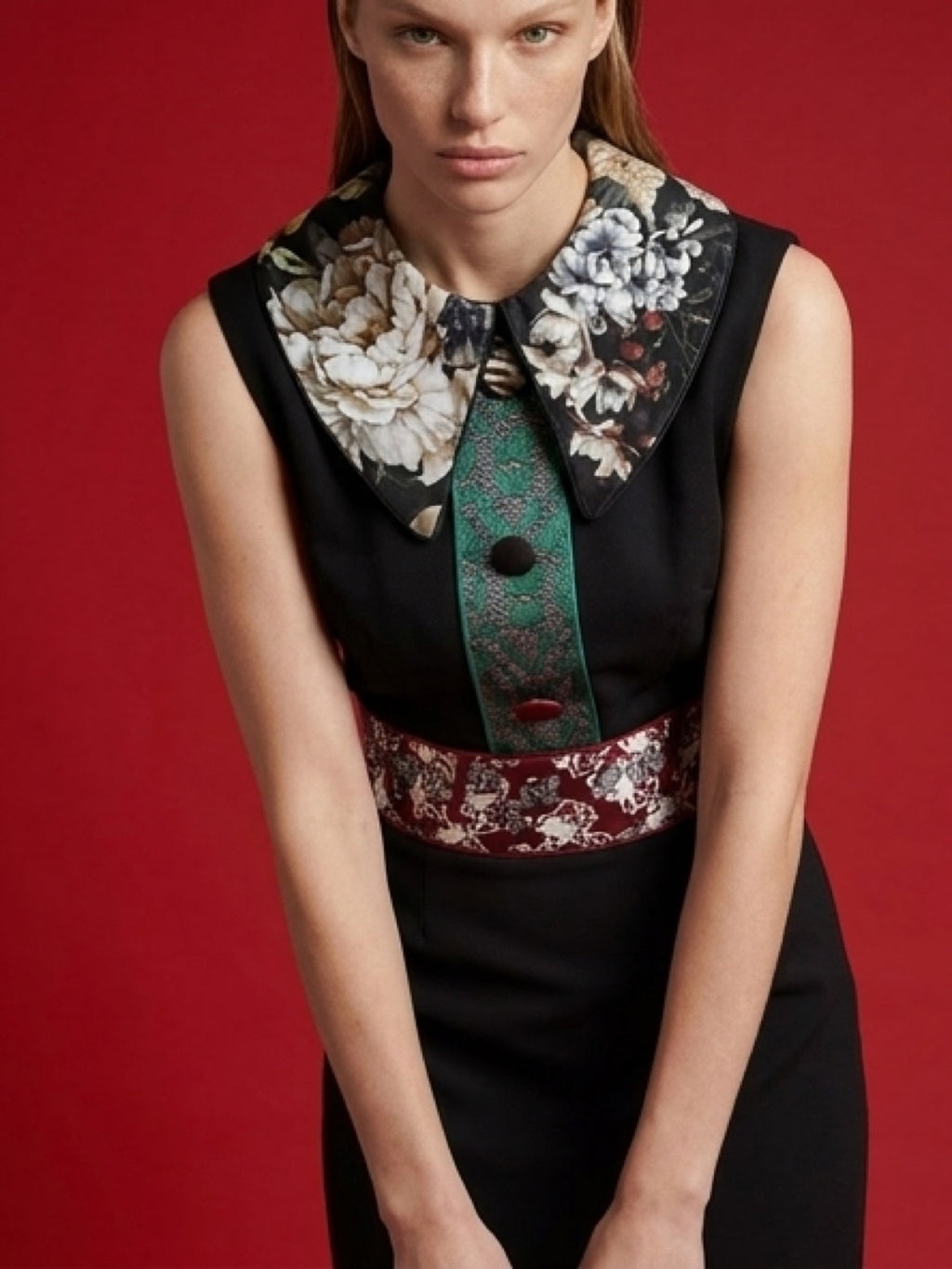 Vintage Style Midi Dress with Floral Collar – Elegant Look