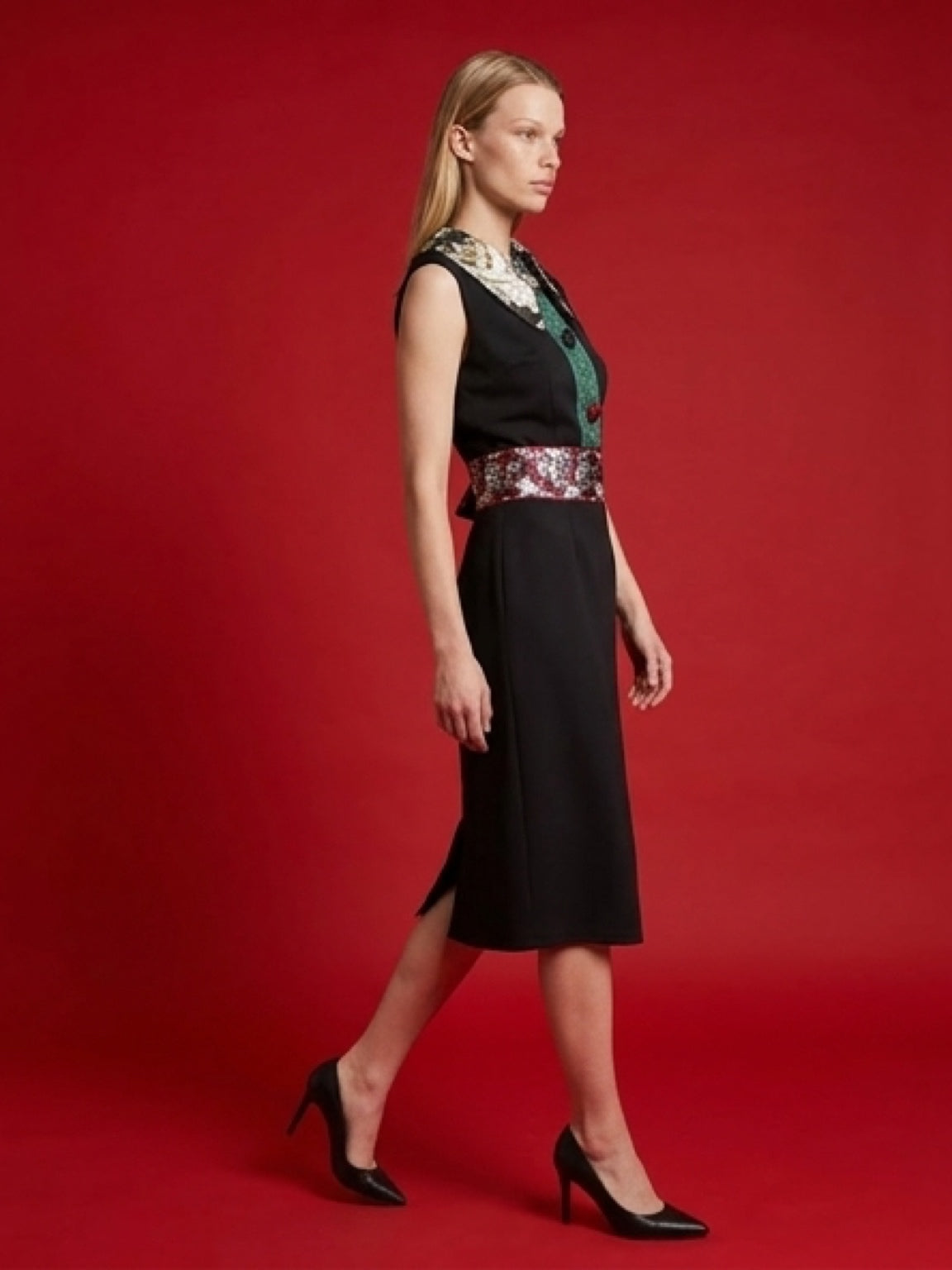 Vintage Style Midi Dress with Floral Collar – Elegant Look