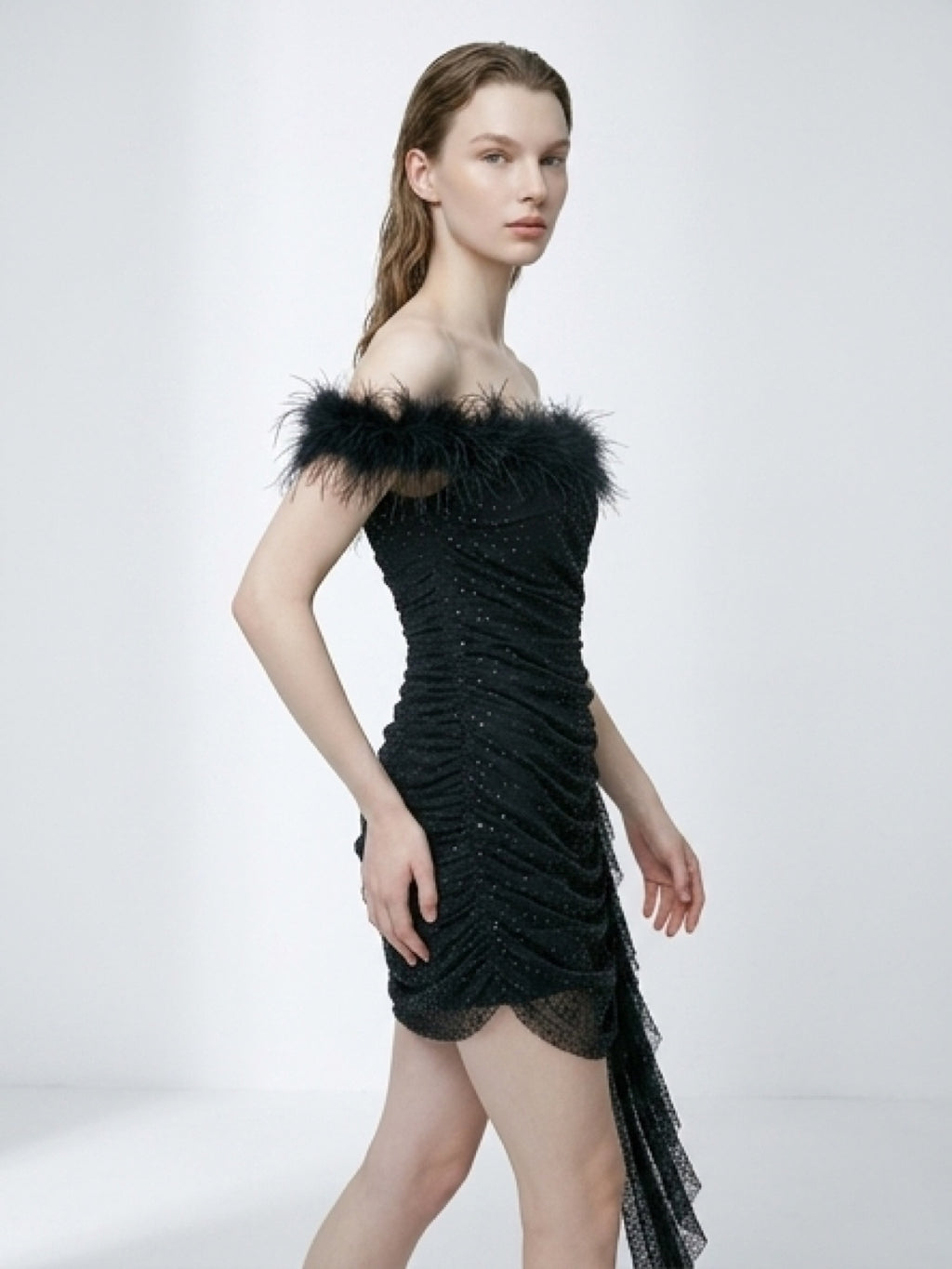 Black Luxury Feather Mini Dress – Elegant Night Look
