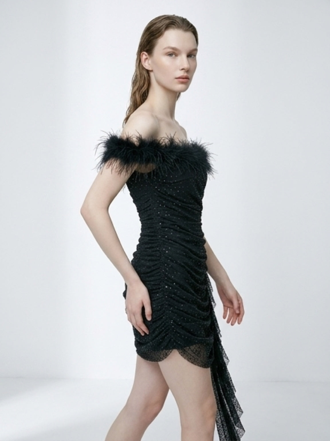 Black Luxury Feather Mini Dress – Elegant Night Look