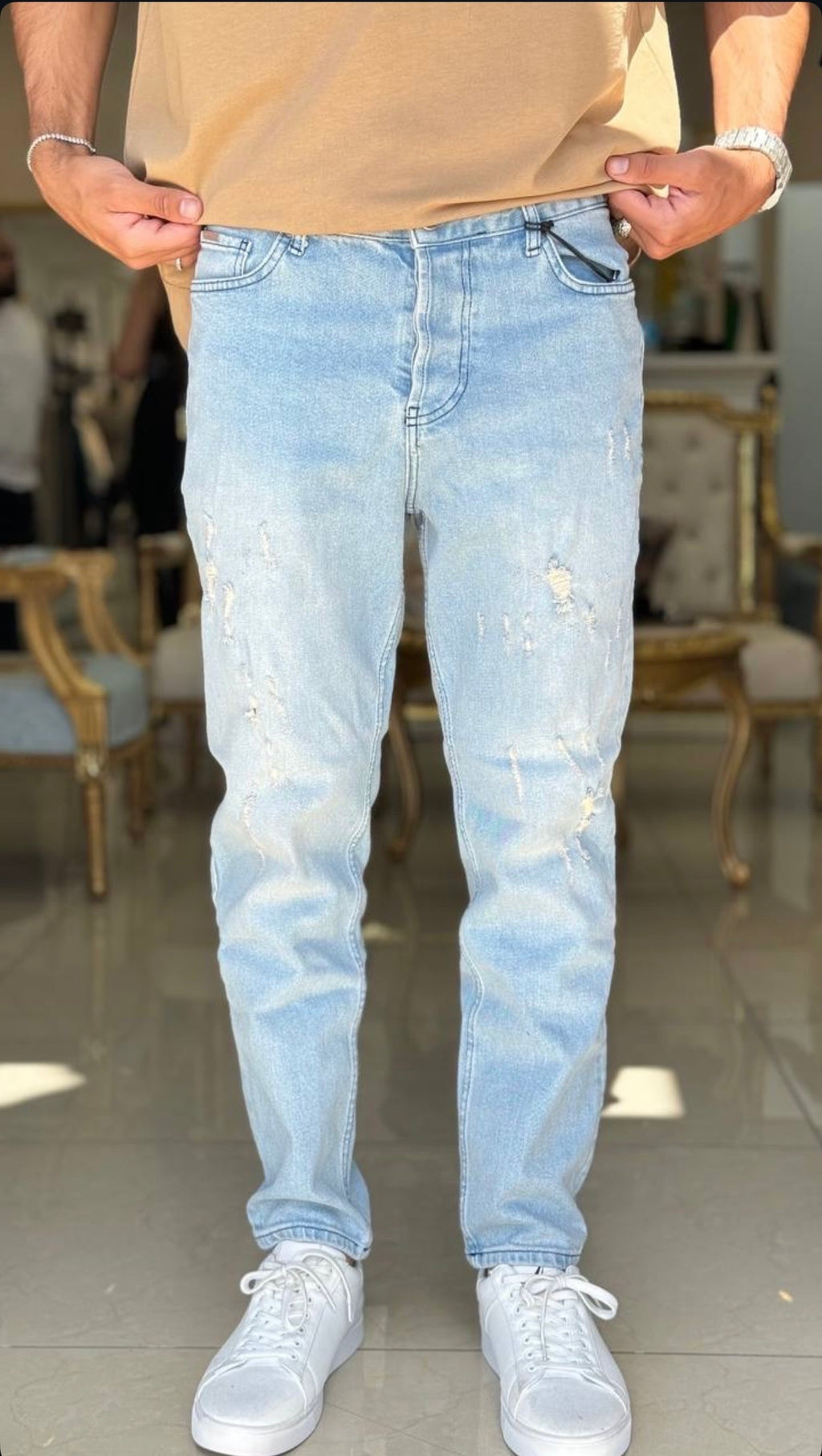 Light Wash Distressed Regular Fit Jeans
