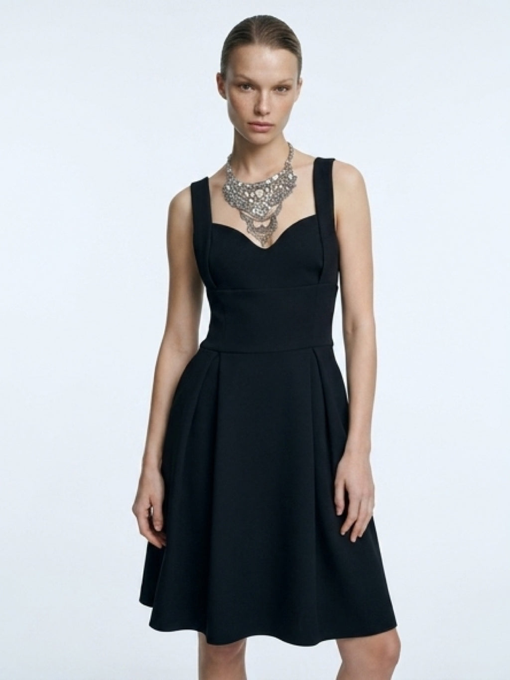 Minimal Elegant Black Midi Dress – Evening Style