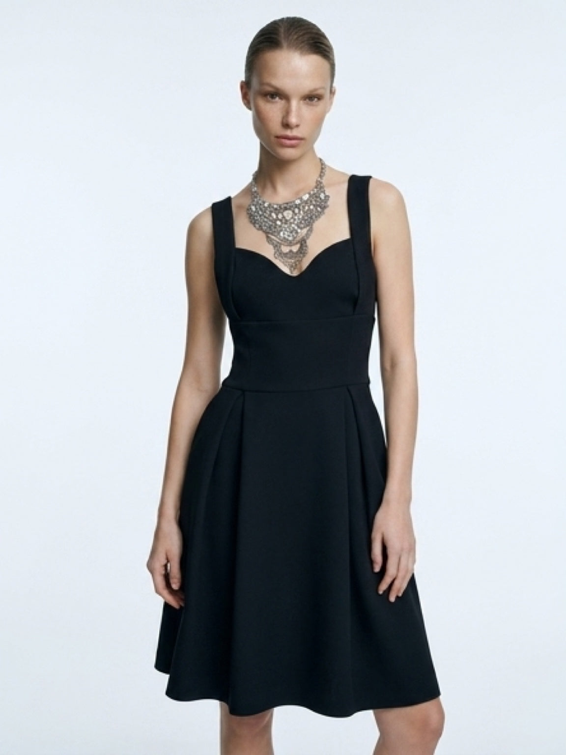Minimal Elegant Black Midi Dress – Evening Style