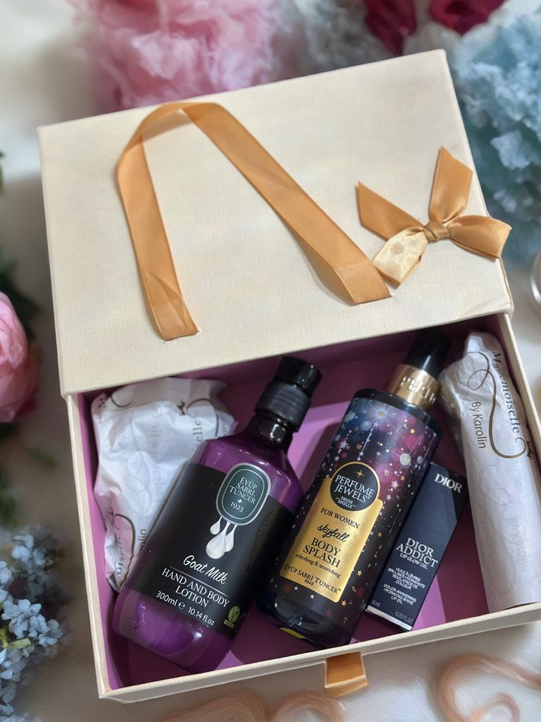 Elegant Beauty Mother’s Gift