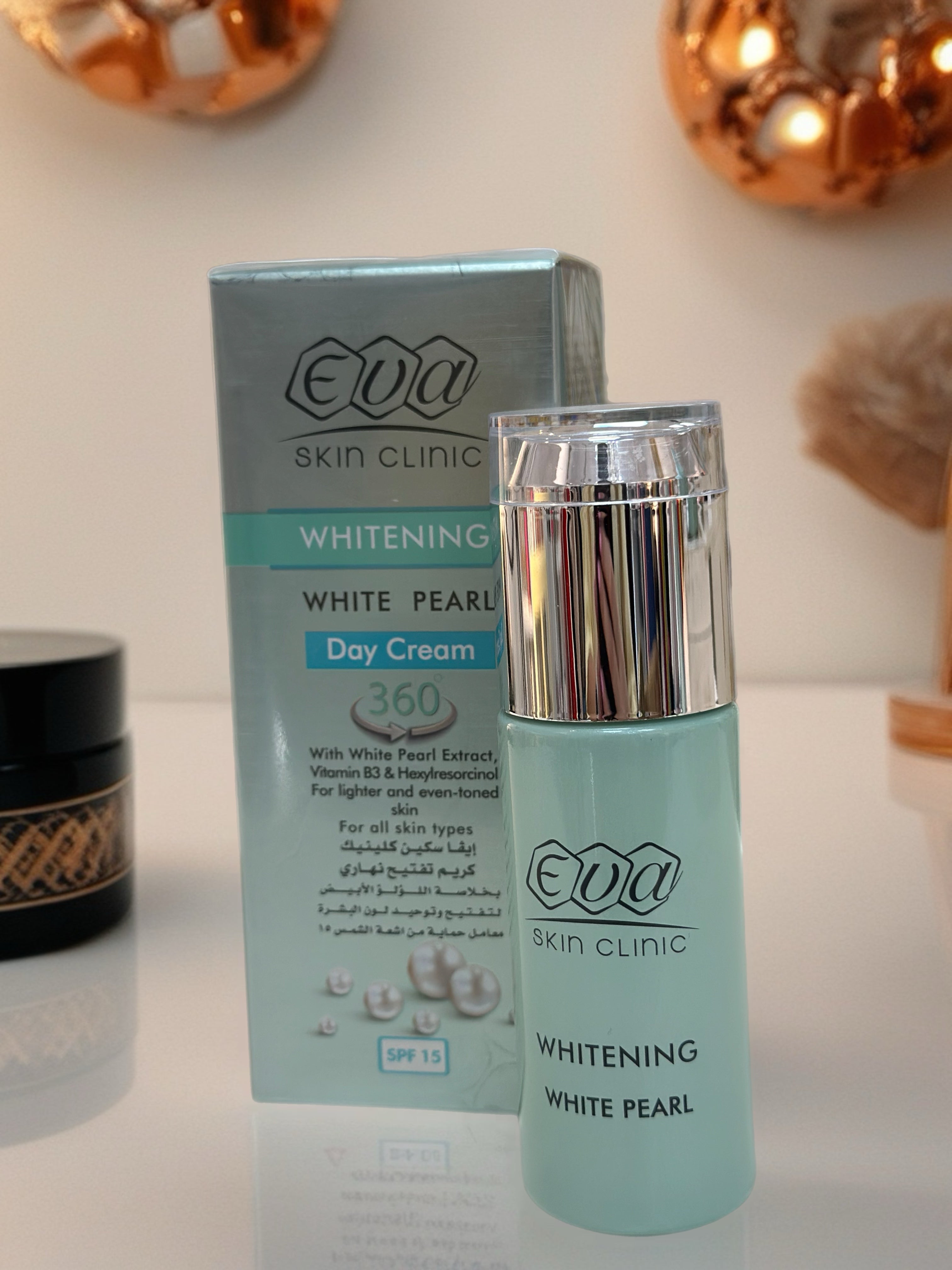 EVA Skin Clinic Whitening White Pearl Day Cream SPF 15
كريم تفتيح نهاري وايت بيرل من إيفا
50ml