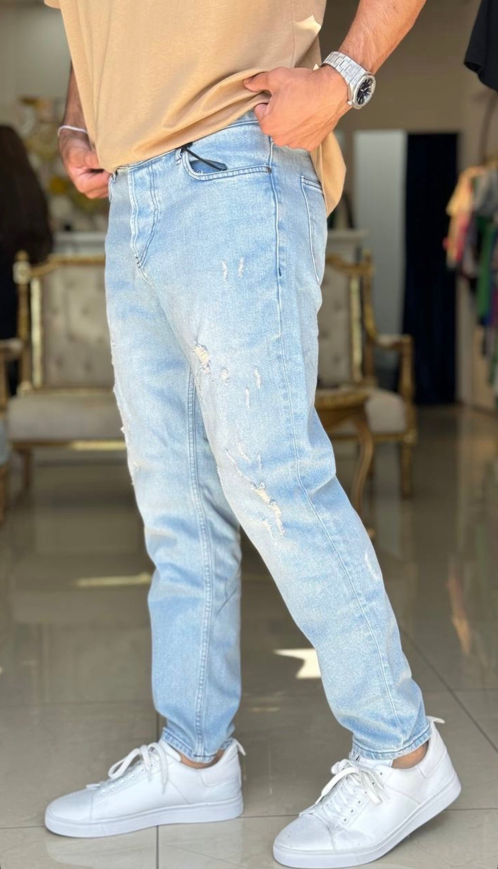 Light Wash Distressed Regular Fit Jeans