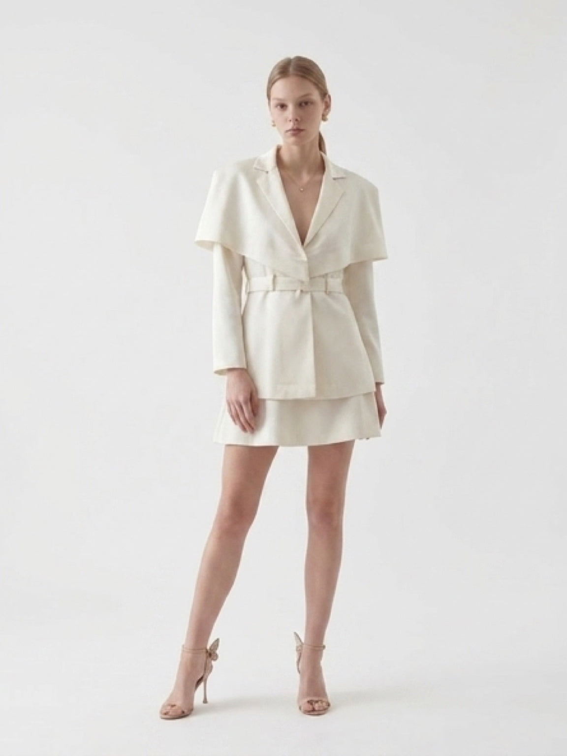 Elegant Ivory Blazer & Mini Skirt Set – Structured Chic Look