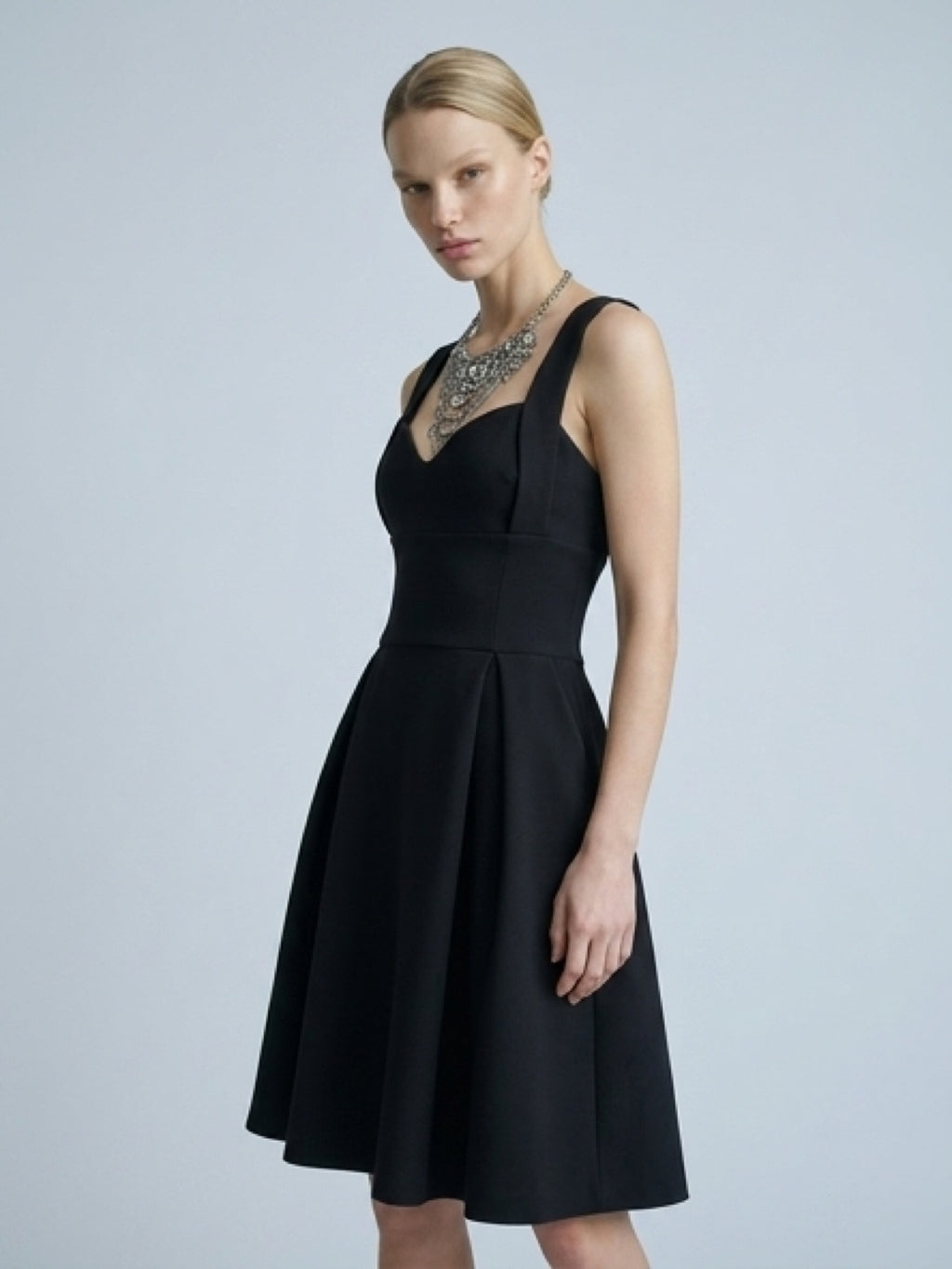 Minimal Elegant Black Midi Dress – Evening Style