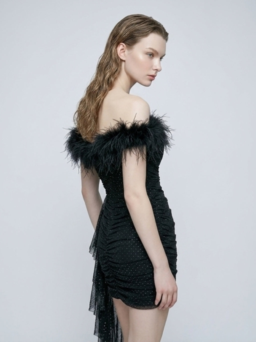 Black Luxury Feather Mini Dress – Elegant Night Look