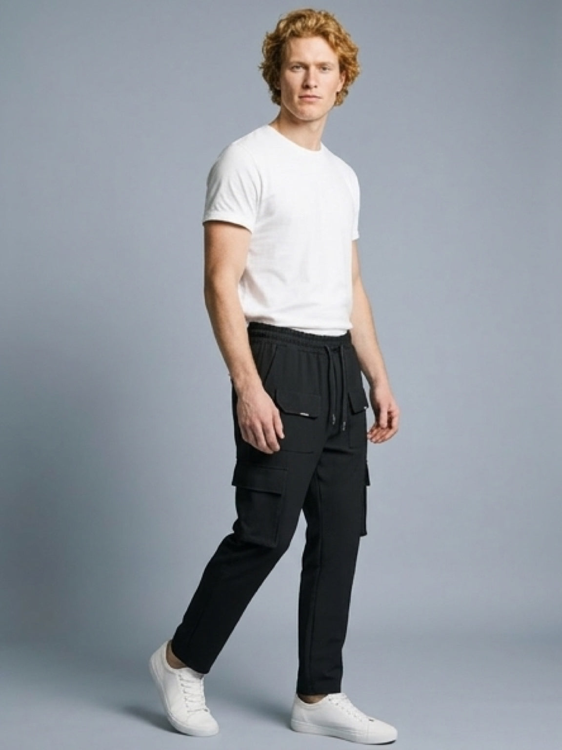 بنطلون رمادي، بنطلون رجالي، slim fit pants، grey pants، بنطلون مريح، بنطلون بخصر مطاطي، ملابس رجالية كاجوال، بنطلون يومي