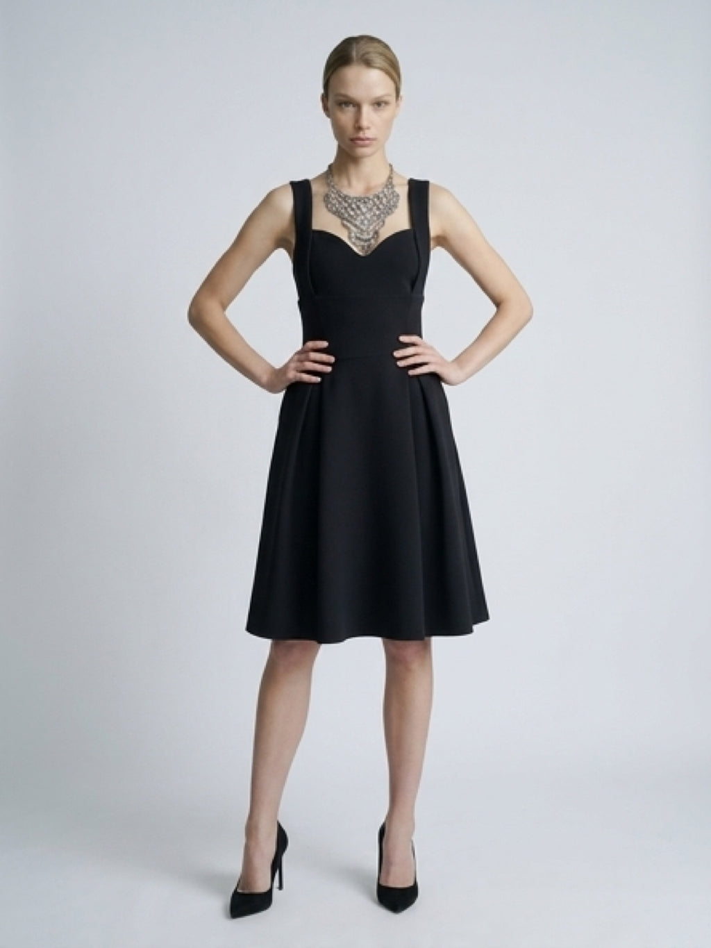Minimal Elegant Black Midi Dress – Evening Style